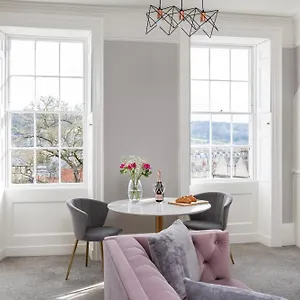https://luxury-georgian-escape-central.tophotelsbath.com