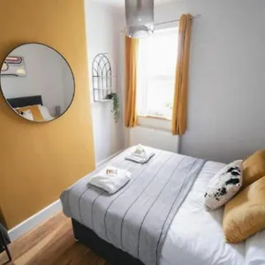 https://first-floor-flat-stuart-place.tophotelsbath.com
